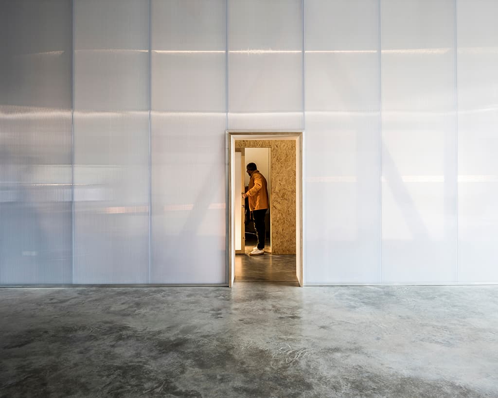Dan in door